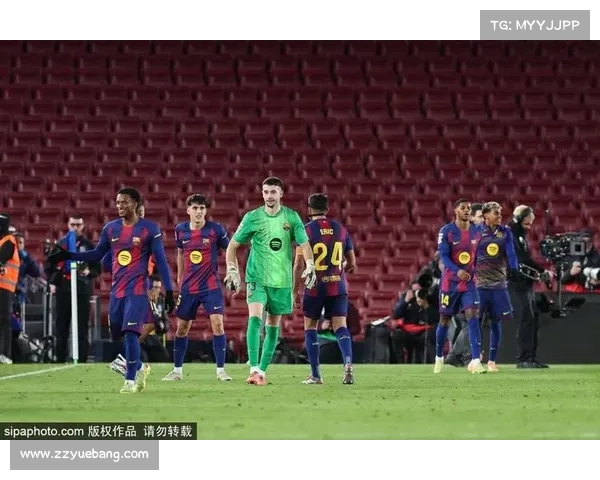 巴萨为何未能捧起欧联杯探讨:战术失误、伤病困扰与竞争对手的优势分析 巴萨为何未能捧起欧联杯探讨:战术失误、伤病困扰与竞争对手的优势分析